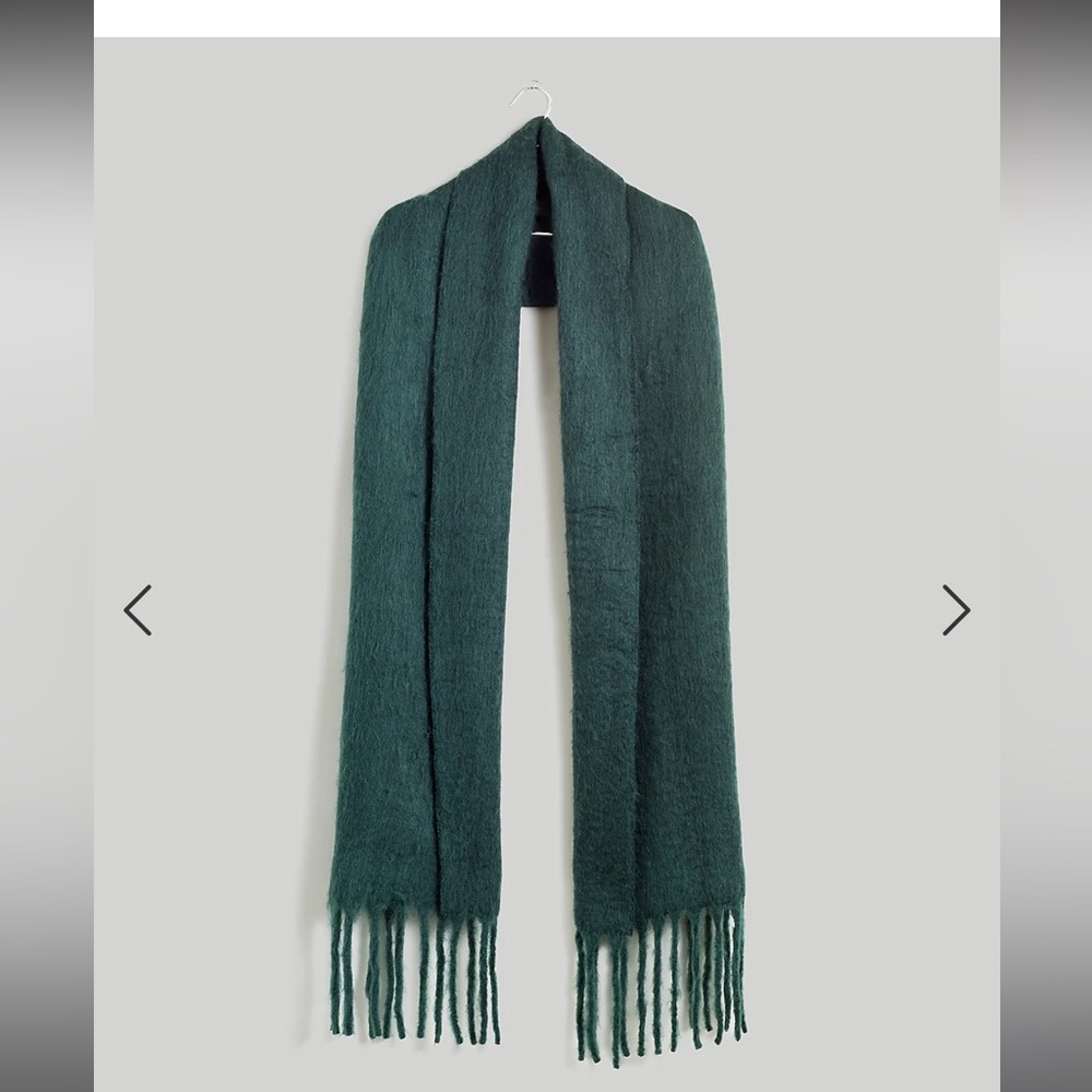 MADEWELL Fringe knit scarf in Old Spruce. Chunky and oversized.